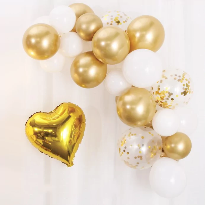 Ghirlanda baloane cu baloane aurii si albe, cu inimioara aurie