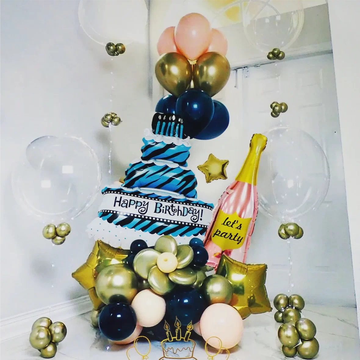 Set aranjament baloane Happy Birthday cu tort si sticla