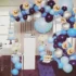 Set arcada 99 baloane in nuante de albastru cu argintiu si baloane confetti