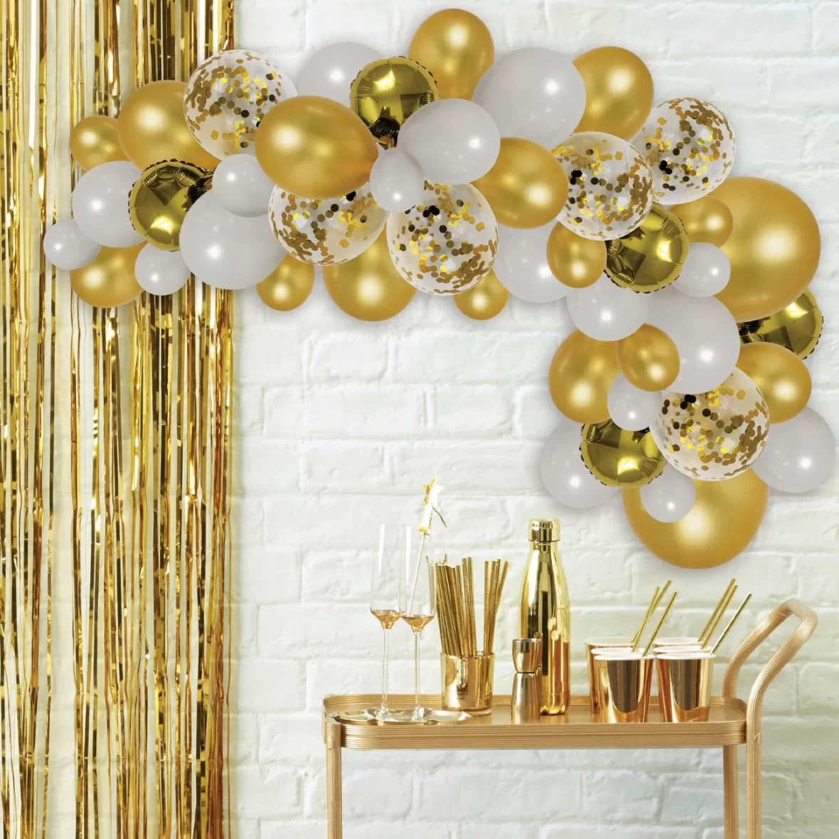 336-arcada-baloane-aniversare-petrecere-culori-auriu-si-alb-cu-baloane-confetti-2-1